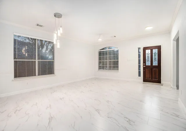 2nd image of 3811 Misty Falls Ln, Friendswood, TX 77546 | MLS# 65388189