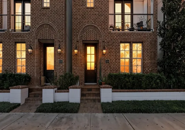 Photo 2 of Single family home for sale at 704 Paige St, Houston, TX 77003 | MLS# 74911896 | Listing updated on 2026-02-20