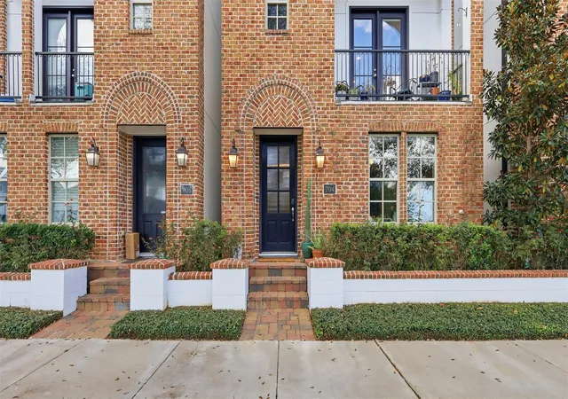 Photo 3 of Single family home for sale at 704 Paige St, Houston, TX 77003 | MLS# 74911896 | Listing updated on 2026-02-20