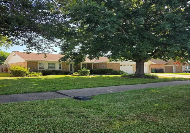 Photo 2 of Single family home for sale at 11731 Kirkmeadow Dr, Houston, TX 77089 | MLS# 56978286 | Listing updated on 2026-08-31