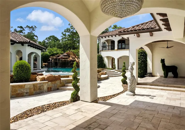 43rd image of 701 W Friar Tuck Ln, Houston, TX 77024 | MLS# 57077253