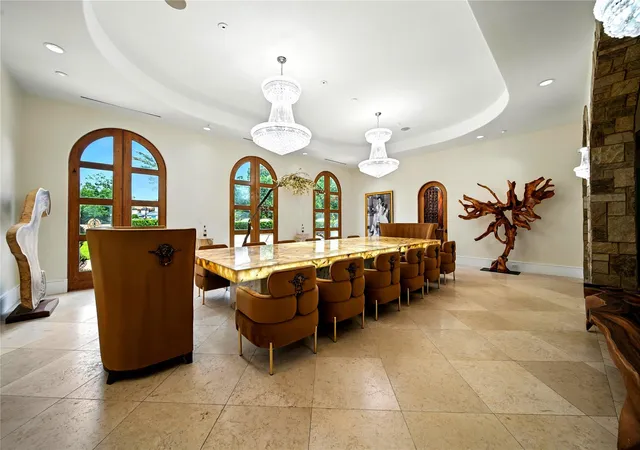 5th image of 701 W Friar Tuck Ln, Houston, TX 77024 | MLS# 57077253