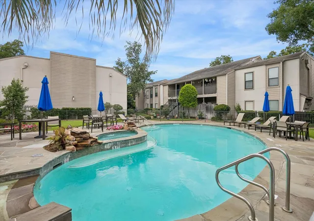 2nd image of 1100 Augusta Dr, Houston, TX 77057
