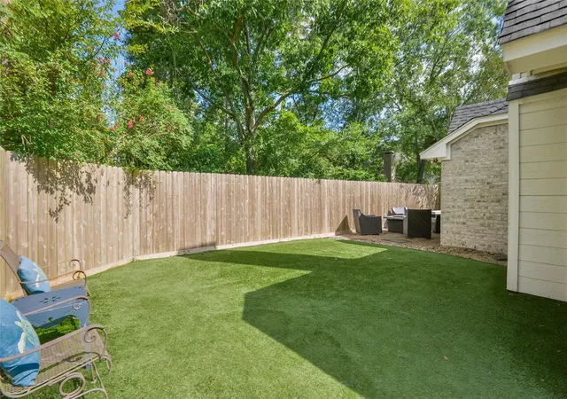 Photo 4 of Sale Pending at 5307 Aspen Lake Ct, Kingwood, TX 77345 | MLS# 9266279 | Listing updated on 2026-09-15