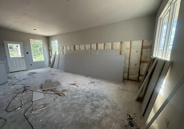 Photo 3 of Single family home for sale at 405 Rockbridge Dr, Huntsville, TX 77340 | MLS# 56278534 | Listing updated on 2026-10-06
