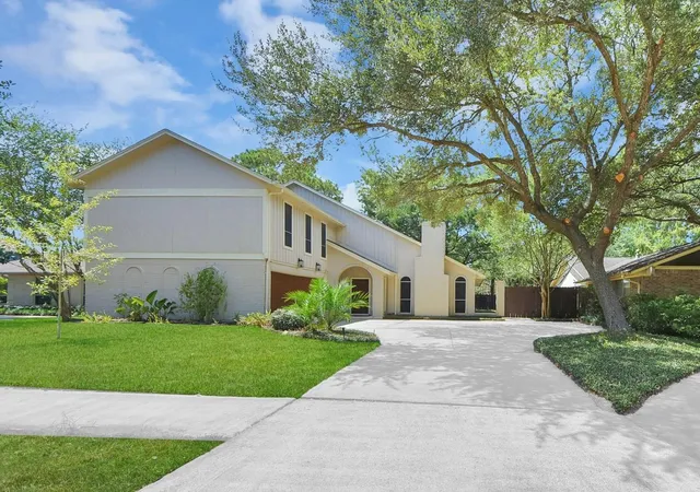 Photo 2 of Single family home for sale at 515 Lorie Ln, Seabrook, TX 77586 | MLS# 81665330 | Listing updated on 2026-09-14