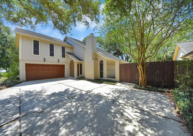 Photo 3 of Single family home for sale at 515 Lorie Ln, Seabrook, TX 77586 | MLS# 81665330 | Listing updated on 2026-09-14