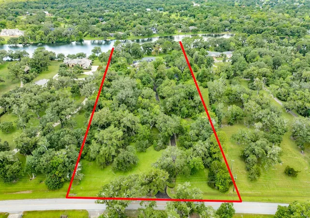 47th image of 45 Lake Rd Rd, Lake Jackson, TX 77566 | MLS# 71844659