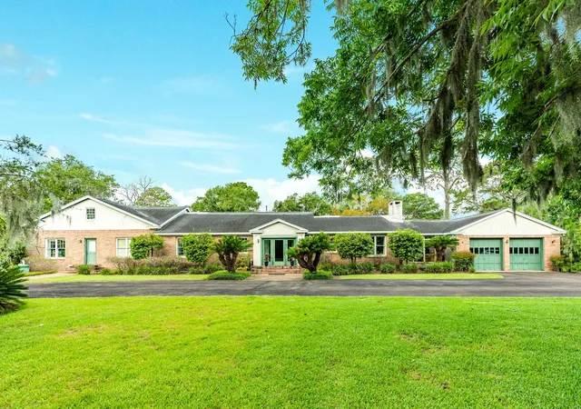 4th image of 45 Lake Rd Rd, Lake Jackson, TX 77566 | MLS# 71844659