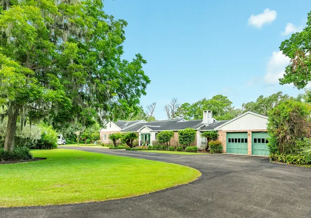 5th image of 45 Lake Rd Rd, Lake Jackson, TX 77566 | MLS# 71844659