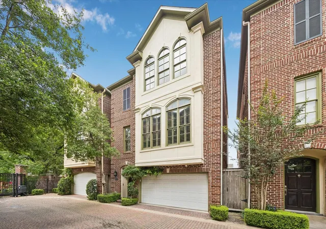 Photo 1 of Single family home for sale at 1315 Hyde Park Blvd, Houston, TX 77006 | MLS# 56718097 | Listing updated on 2026-07-03