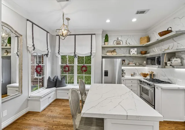 Photo 3 of Single family home for sale at 1315 Hyde Park Blvd, Houston, TX 77006 | MLS# 56718097 | Listing updated on 2026-07-03