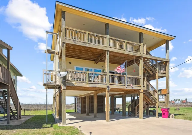 Photo 2 of Single family home for sale at 521 Beachfront Dr, Matagorda, TX 77457 | MLS# 37433858 | Listing updated on 2026-09-23