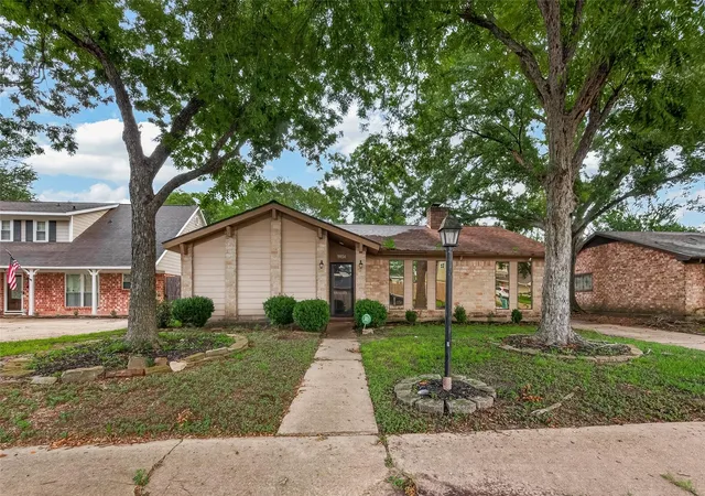 Photo 2 of Single family home for sale at 9854 Sagebark Dr, Houston, TX 77089 | MLS# 89097625 | Listing updated on 2026-09-16