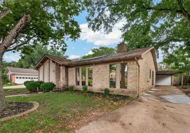 Photo 3 of Single family home for sale at 9854 Sagebark Dr, Houston, TX 77089 | MLS# 89097625 | Listing updated on 2026-09-16