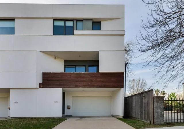 1st image of 3930 Stanford St, Houston, TX 77006 | MLS# 58331413