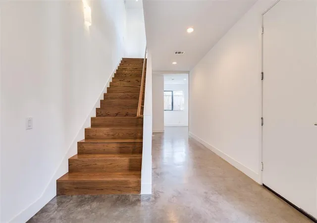 2nd image of 3930 Stanford St, Houston, TX 77006 | MLS# 58331413