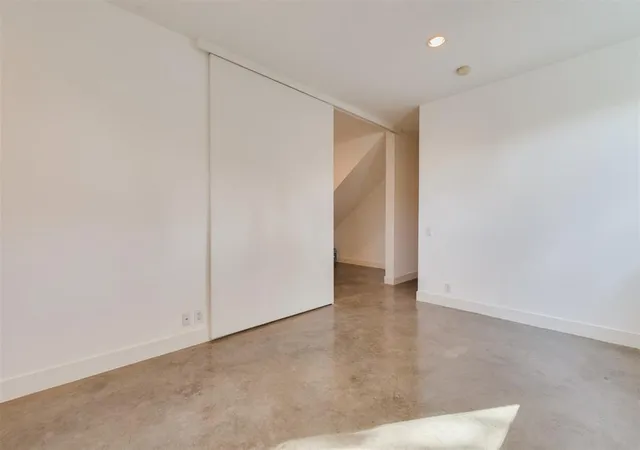 3rd image of 3930 Stanford St, Houston, TX 77006 | MLS# 58331413