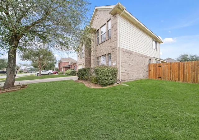 3rd image of 4035 E Teal Estates Cir, Fresno, TX 77545 | MLS# 51159300