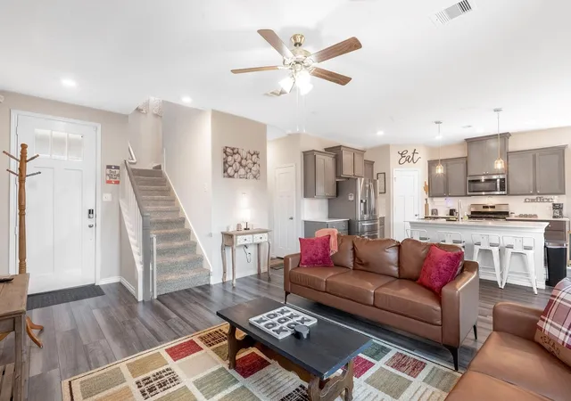 2nd image of 840 Mineral Wells Ln, College Station, TX 77845 | MLS# 71929470