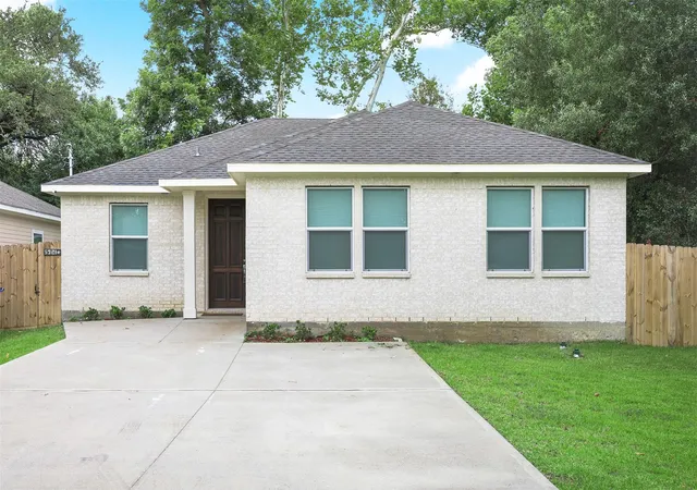 Photo 2 of Single family home for sale at 5921 Jackson Ln, Texas City, TX 77591 | MLS# 34821695 | Listing updated on 2026-08-02