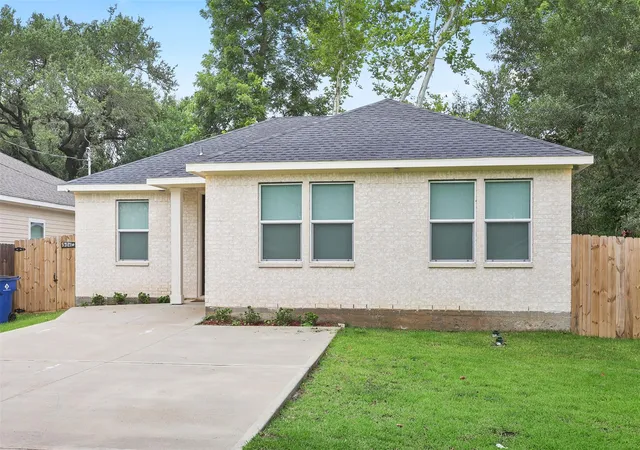 Photo 3 of Single family home for sale at 5921 Jackson Ln, Texas City, TX 77591 | MLS# 34821695 | Listing updated on 2026-08-02