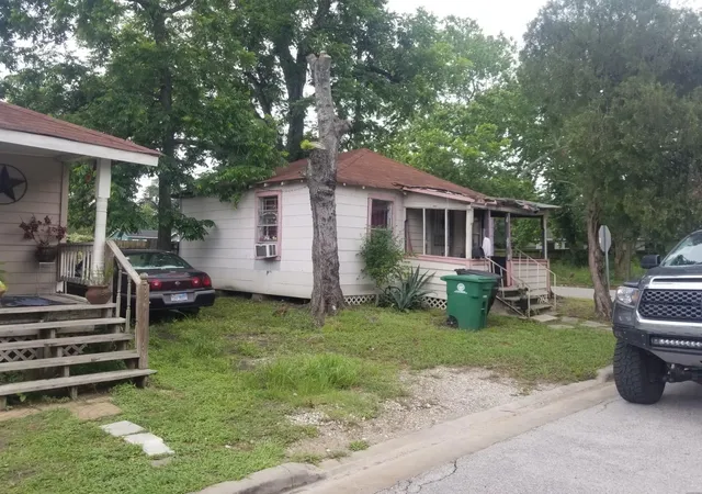 Photo 2 of Single family home for sale at 1407 Amundsen St, Houston, TX 77009 | MLS# 48648620 | Listing updated on 2026-06-30