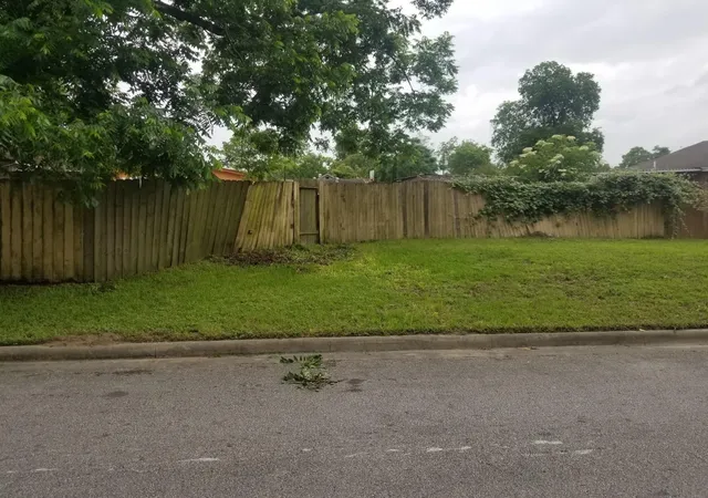 Photo 4 of Single family home for sale at 1407 Amundsen St, Houston, TX 77009 | MLS# 48648620 | Listing updated on 2026-06-30