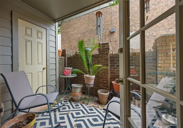 3rd image of 1515 Sandy Springs Rd, Houston, TX 77042