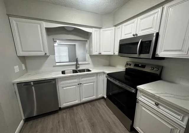 Photo 4 of Townhouse for sale at 2120 Greenbriar Colony Dr, Houston, TX 77032 | MLS# 54304071 | Listing updated on 2026-07-21