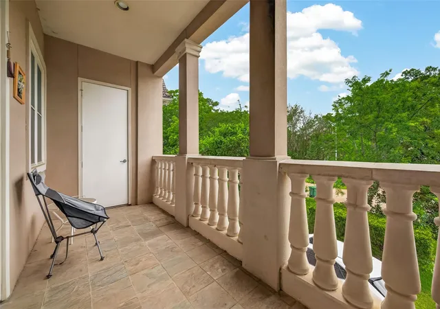 Homes for sale in Houston, TX | 58 Briar Hollow Lane, Houston, TX 77027 | Houzeo
