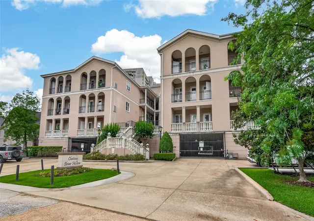 Homes for sale in Houston, TX | 58 Briar Hollow Ln #204, Houston, TX 77027 | MLS# 10443009