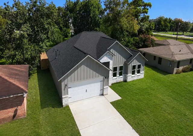 Photo 2 of Single family home for sale at 5815 Woodrow St, Texas City, TX 77591 | MLS# 49922729 | Listing updated on 2026-08-01