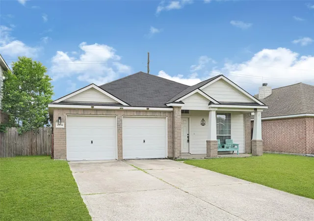1st image of 15130 Diamond Wy, Baytown, TX 77523 | MLS# 5677877