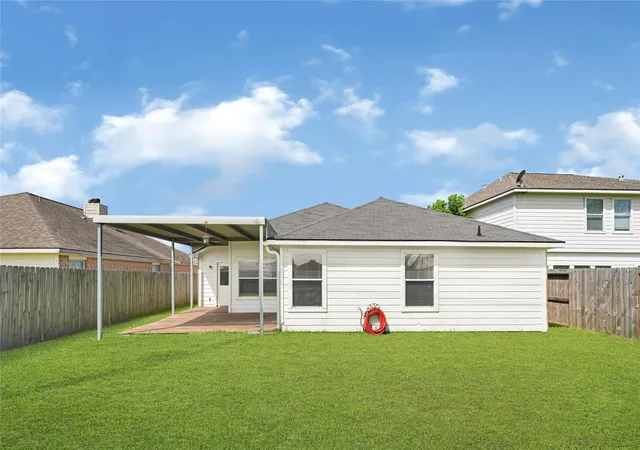 Photo 4 of Single family home for sale at 15130 Diamond Way, Baytown, TX 77523 | MLS# 5677877 | Listing updated on 2026-09-07