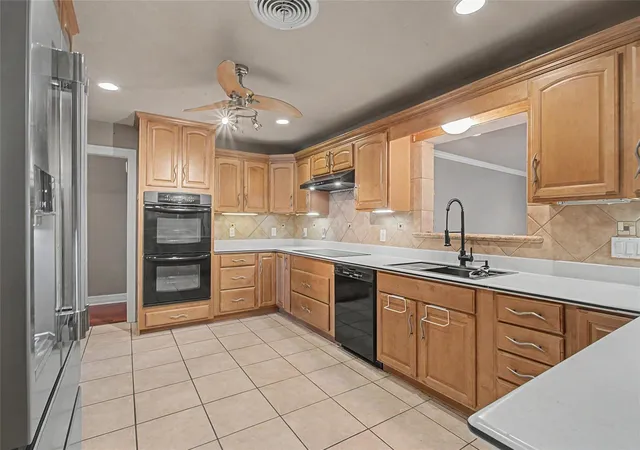 Photo 2 of Single family home for sale at 7213 Youpon Dr, Galveston, TX 77551 | MLS# 82976203 | Listing updated on 2026-09-03