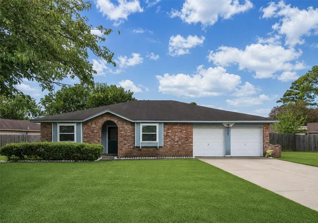 Single family home for sale at 2907 Heritage House Dr, Webster, TX 77598 | MLS# 55579804