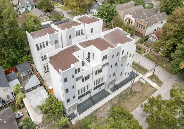 3rd image of 1005 Kern St #C, Houston, TX 77009 | MLS# 36264270