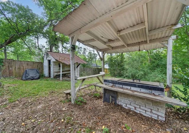 32nd image of 15185 Travis Ln, Willis, TX 77378 | MLS# 86617848