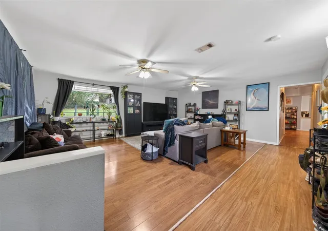 Photo 4 of Single family home for sale at 15185 Travis Ln, Willis, TX 77378 | MLS# 86617848 | Listing updated on 2026-09-15