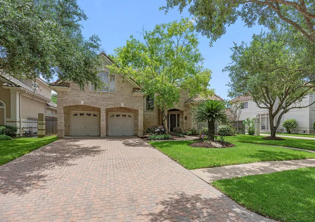 Photo 2 of Single family home for sale at 19003 Windsor Lakes Dr, Houston, TX 77094 | MLS# 51240077 | Listing updated on 2026-09-16