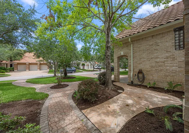 Photo 4 of Single family home for sale at 19003 Windsor Lakes Dr, Houston, TX 77094 | MLS# 51240077 | Listing updated on 2026-09-16