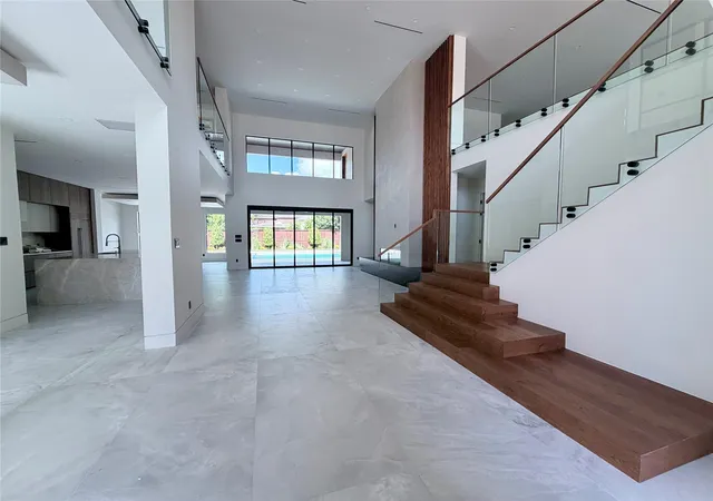 2nd image of 827 Bunker Hill Rd, Houston, TX 77024 | MLS# 6415233