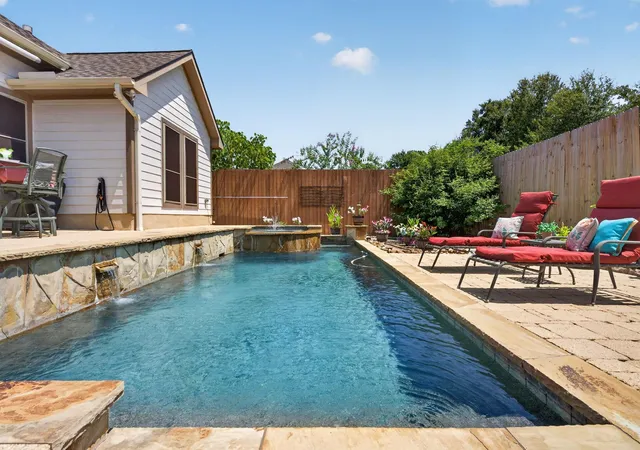 Photo 3 of Sale Pending at 514 Oak Ridge Grove Cir, Spring, TX 77386 | MLS# 98020792 | Listing updated on 2026-09-09