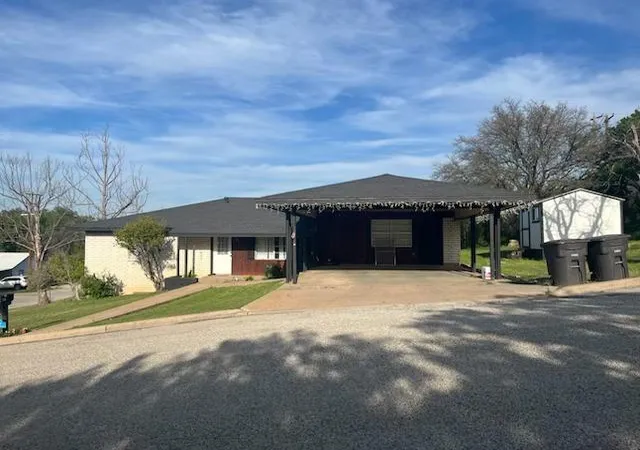 Photo 1 of Single family home for sale at 301 Shanan St, Brady, TX 76825 | MLS# 97779355 | Listing updated on 2026-09-01
