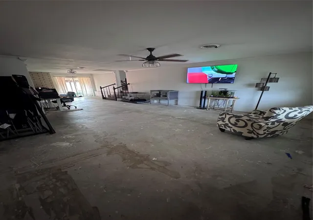 Photo 2 of Single family home for sale at 301 Shanan St, Brady, TX 76825 | MLS# 97779355 | Listing updated on 2026-09-01