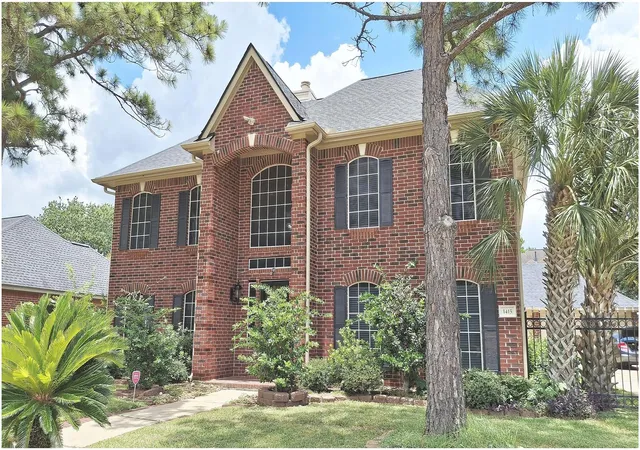 Photo 3 of Single family home for sale at 1415 Pine Forest Dr, Pearland, TX 77581 | MLS# 80763780 | Listing updated on 2026-09-17