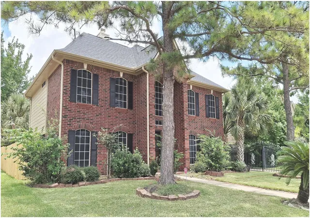 Photo 3 of Single family home for sale at 1415 Pine Forest Dr, Pearland, TX 77581 | MLS# 80763780 | Listing updated on 2026-09-17