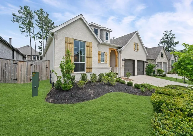 Photo 2 of Single family home for sale at 220 Lookout Ridge Dr, Montgomery, TX 77316 | MLS# 27874139 | Listing updated on 2026-06-27