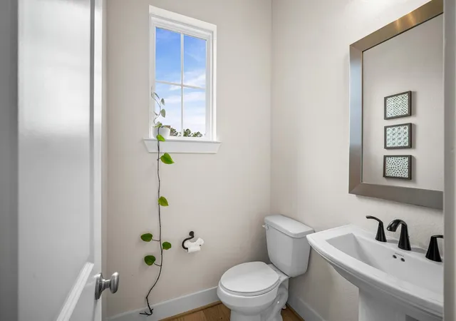 Photo 4 of Single family home for sale at 220 Lookout Ridge Dr, Montgomery, TX 77316 | MLS# 27874139 | Listing updated on 2026-06-27
